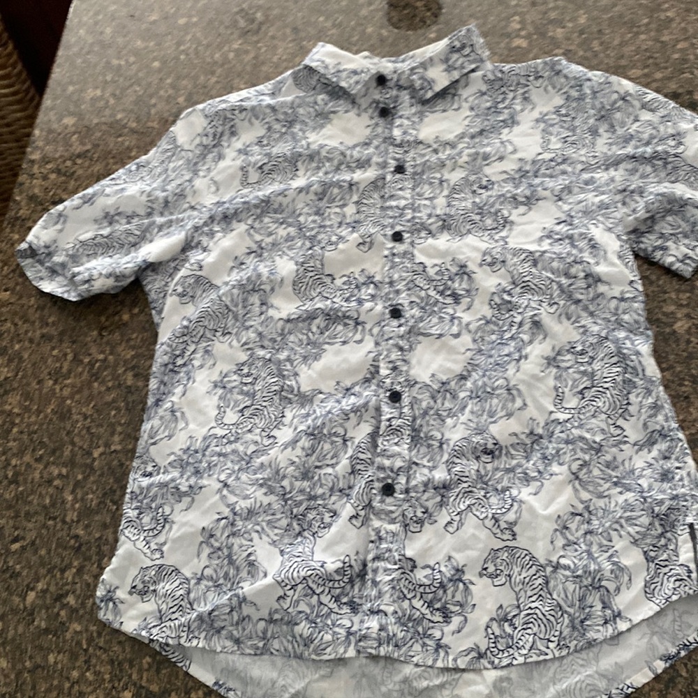 Mens H and M button down shirt.